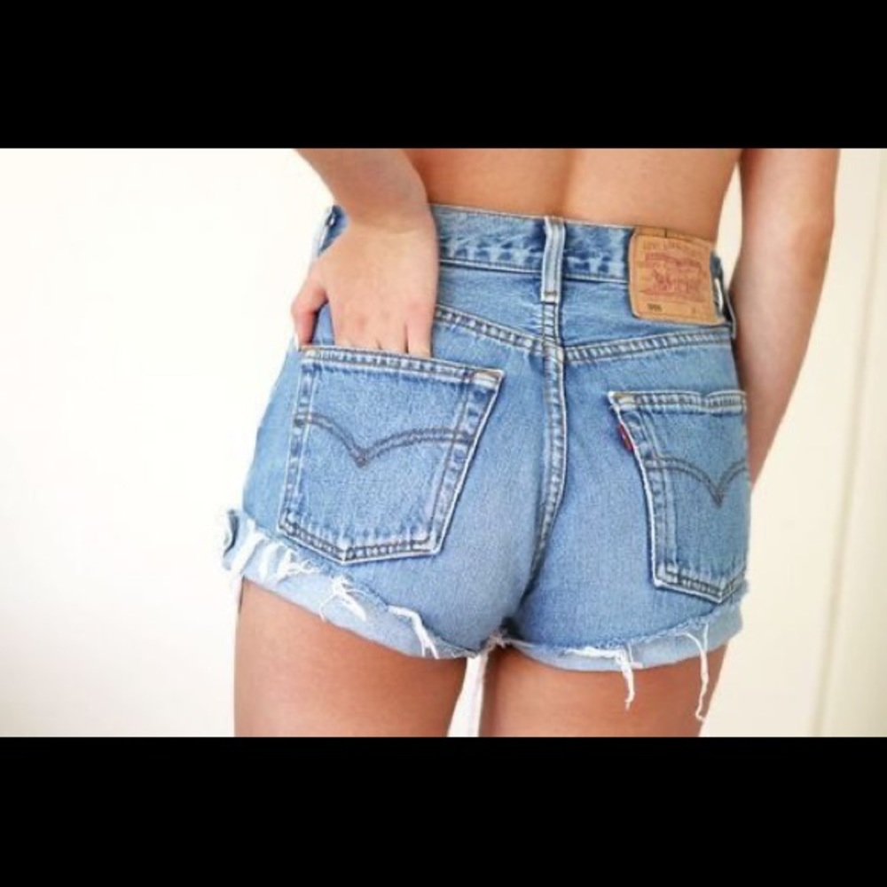 90s vintage Levi’s denim shorts